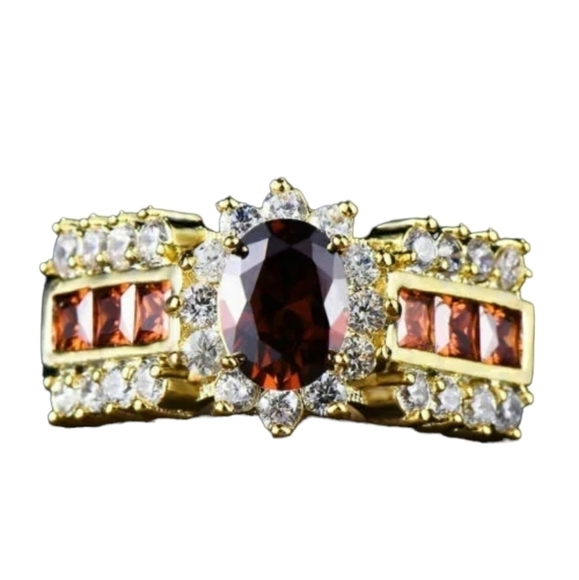 Gorgeous red stone , 925 silver in gold setting. Cubic zirconia around stone - Picture 12 of 13